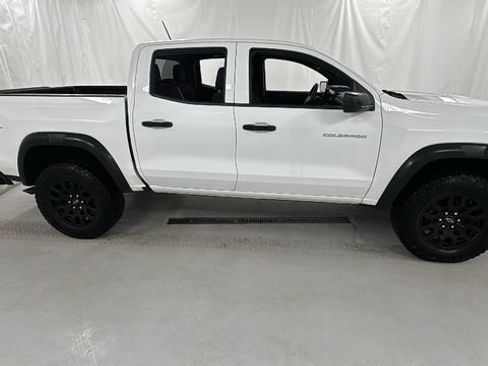 Used 2024 Chevrolet Colorado Trail Boss w/ Advanced Trailering Package image 2