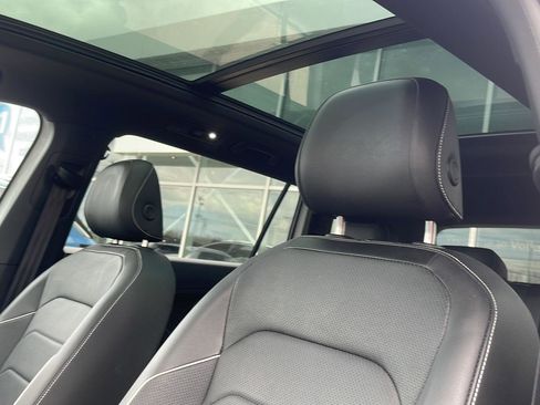 Used 2024 Volkswagen Tiguan SEL R-Line image 7