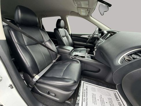 Used 2020 Nissan Pathfinder SL FWD image 13