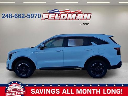 Used 2025 Kia Sorento S image 2