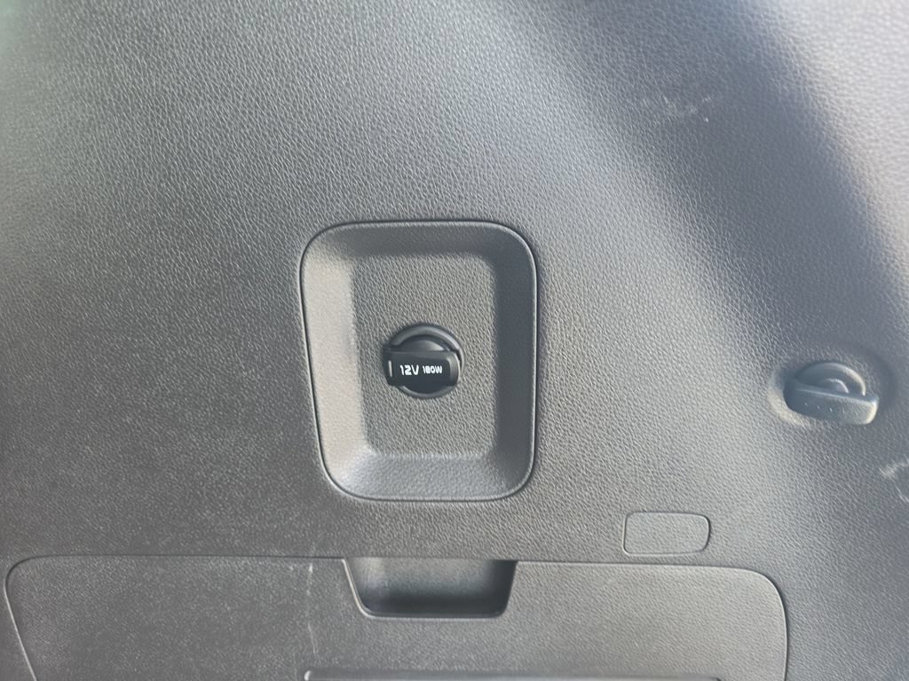 Used 2025 Kia Carnival FWD image 14