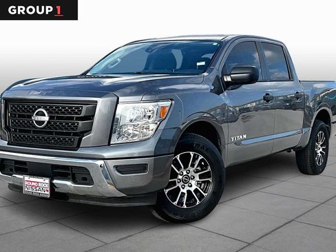Used 2024 Nissan Titan SV image 1