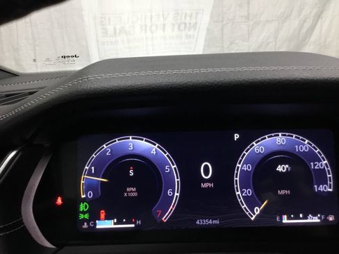 Used 2024 Jeep Grand Cherokee Limited w/ Luxury Tech Group II AWD/4WD image 44