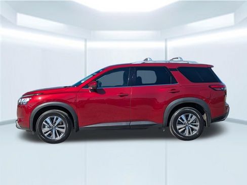Used 2024 Nissan Pathfinder SL AWD/4WD image 2