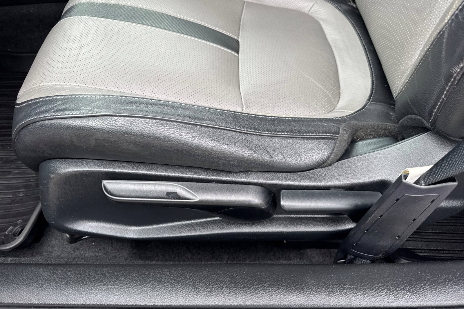 Used 2018 Honda Civic EX-L image 12