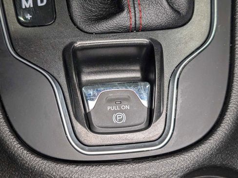 Used 2021 Jeep Cherokee Trailhawk AWD/4WD image 27