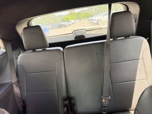 Used 2023 Chevrolet Traverse LT FWD image 8