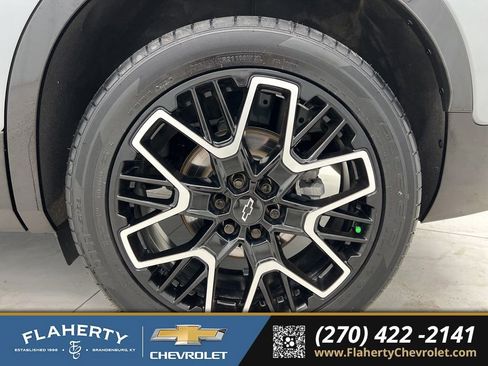 Used 2024 Chevrolet Blazer RS w/ Enhanced Convenience Package FWD image 19