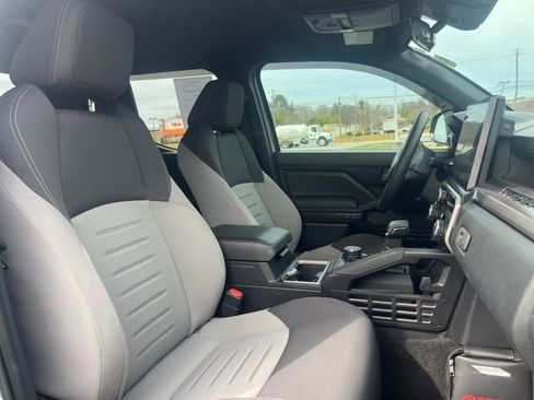 Used 2025 Toyota Tacoma TRD Sport AWD/4WD image 14
