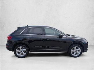 Used 2021 Audi Q3 2.0T Premium Plus w/ Premium Plus Package AWD/4WD video 4