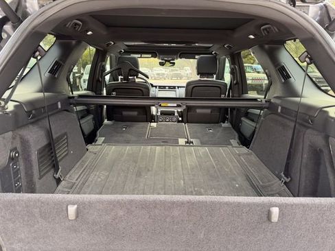 Used 2020 Land Rover Discovery Landmark image 22
