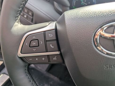 New 2026 Toyota Highlander Platinum image 17