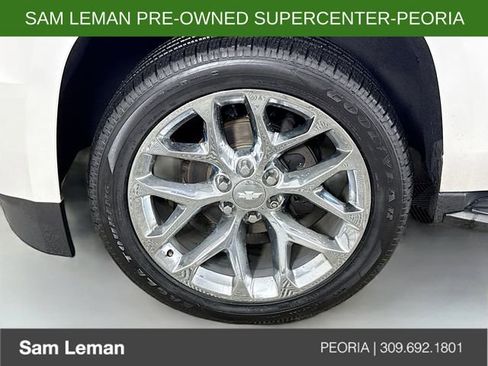 Used 2018 Chevrolet Suburban LT image 33