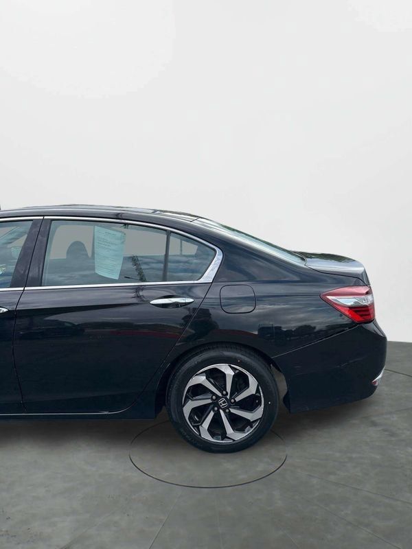 Used 2016 Honda Accord EX image 32