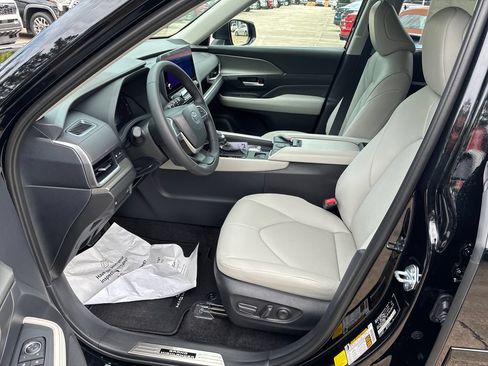 New 2026 Toyota Grand Highlander AWD image 15