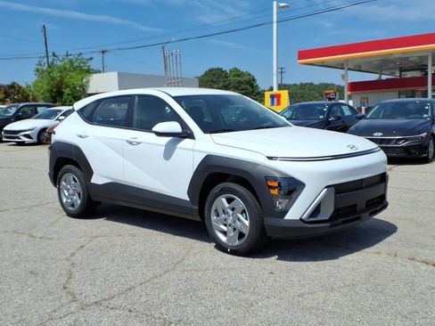 New 2026 Hyundai Kona SE FWD image 1