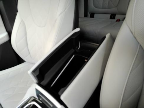 Used 2025 BMW X5 sDrive40i w/ M Sport Package RWD image 58