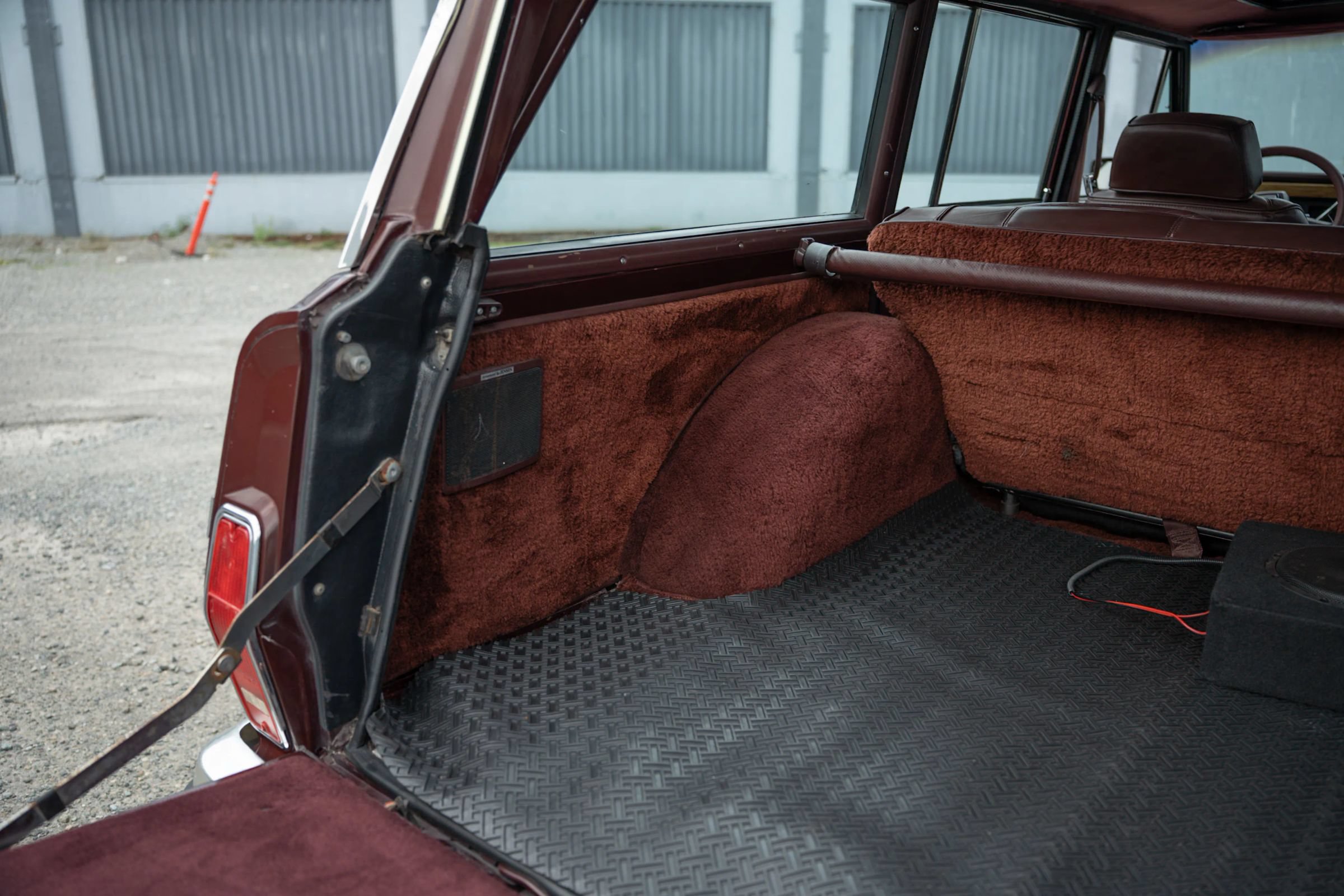 Used 1987 Jeep Grand Wagoneer AWD/4WD image 42