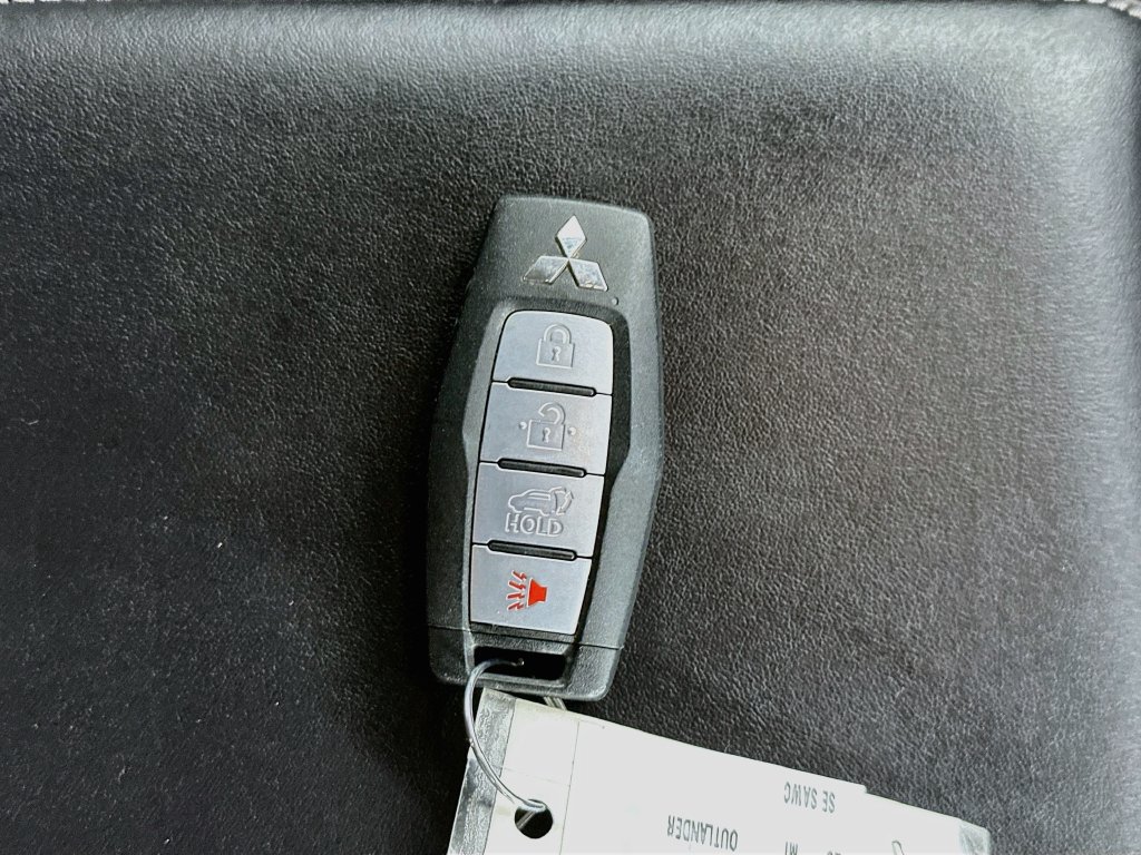 Used 2025 Mitsubishi Outlander SE AWD/4WD image 34