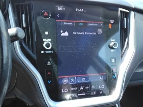 Used 2022 Subaru Outback Premium image 37