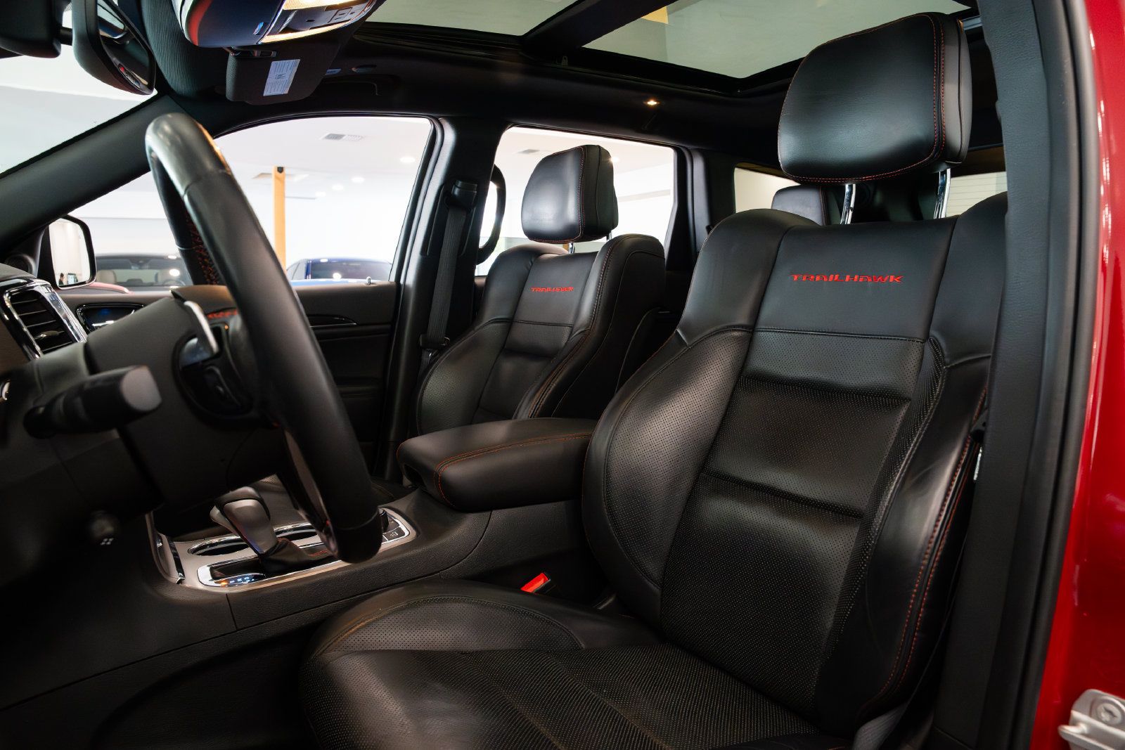 Used 2021 Jeep Grand Cherokee Trailhawk w/ Trailhawk Luxury Group AWD/4WD image 18