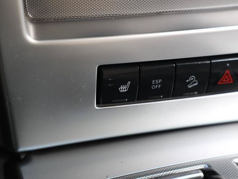 Used 2009 Jeep Liberty Limited w/ Premium Group AWD/4WD image 30