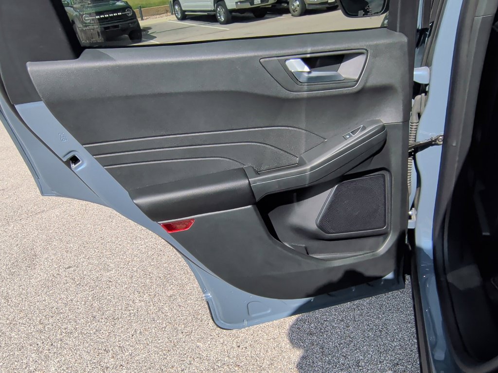 Used 2025 Ford Escape ST-Line w/ Equipment Group 301A FWD image 31
