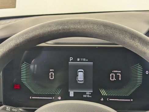 Used 2026 Kia Carnival LX FWD image 16