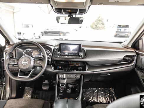 Used 2022 Nissan Rogue SV image 21