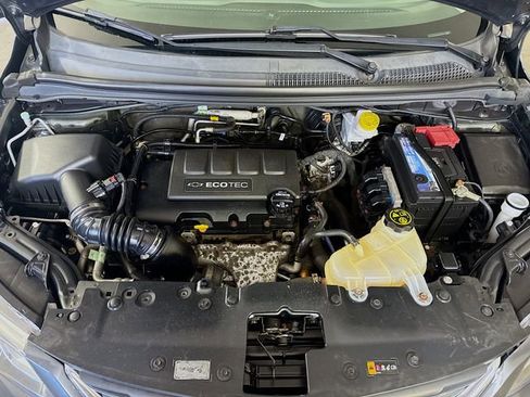 Used 2019 Chevrolet Sonic LT FWD image 30