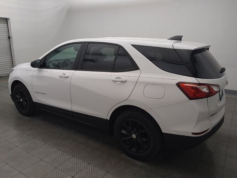 Used 2020 Chevrolet Equinox LS w/ LS Convenience Package FWD image 3