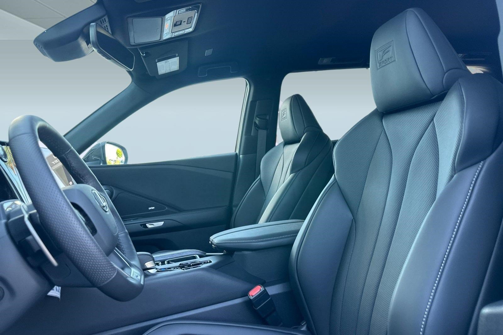 New 2026 Lexus TX 500h AWD w/ Technology Package image 5