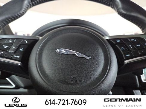 Used 2019 Jaguar F-PACE Prestige image 25