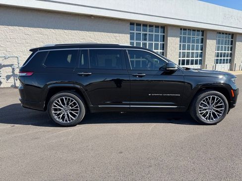 Used 2023 Jeep Grand Cherokee L Summit image 4