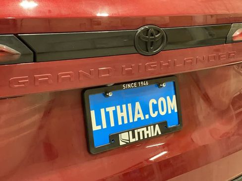 Certified 2025 Toyota Grand Highlander Limited image 11