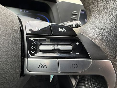Used 2025 Hyundai Elantra SE w/ Cargo Package FWD image 24