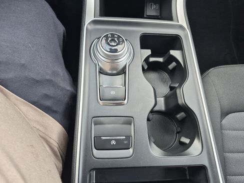 Used 2024 Ford Edge SE w/ Black Appearance Package image 25