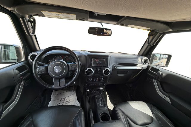 Used 2017 Jeep Wrangler Unlimited Rubicon w/ Connectivity Group AWD/4WD image 21