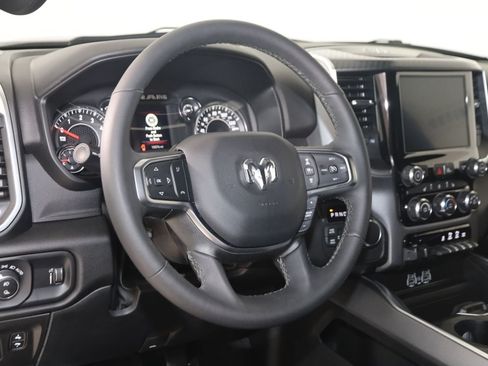 Used 2025 RAM 1500 Big Horn AWD/4WD image 6