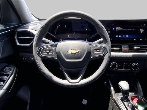 Used 2024 Chevrolet TrailBlazer LS w/ LS Convenience Package FWD image 6
