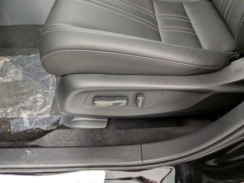 New 2026 Honda HR-V EX-L image 17