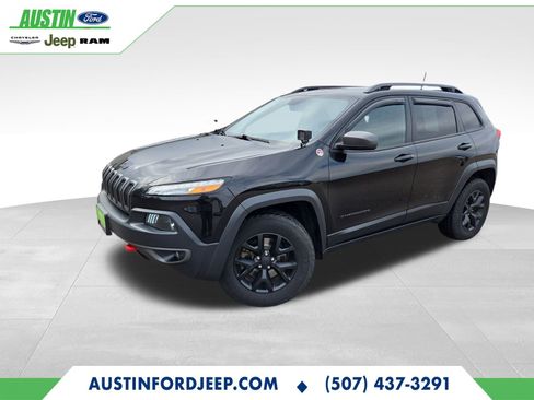 Used 2017 Jeep Cherokee Trailhawk image 1