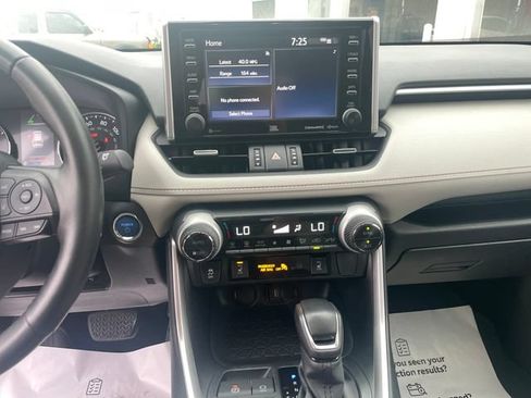 Used 2021 Toyota RAV4 XLE Premium AWD/4WD image 19