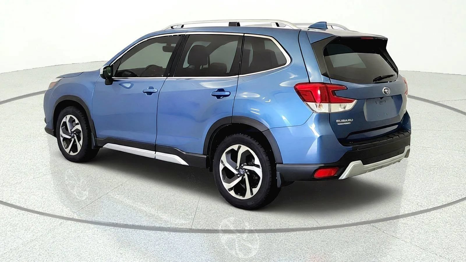Used 2023 Subaru Forester Touring AWD/4WD image 4