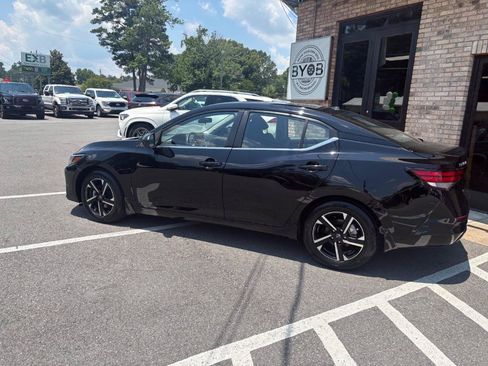 Used 2025 Nissan Sentra SV w/ Trunk Package FWD image 4