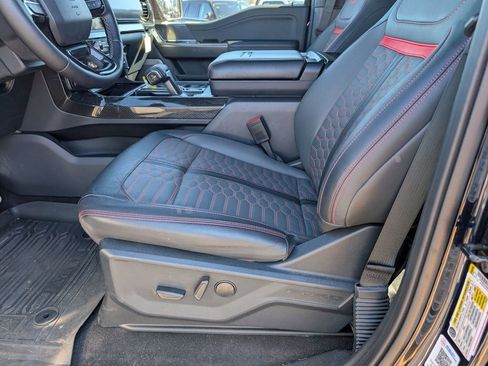 Used 2025 Ford F150 Lariat w/ Equipment Group 501A Mid image 9