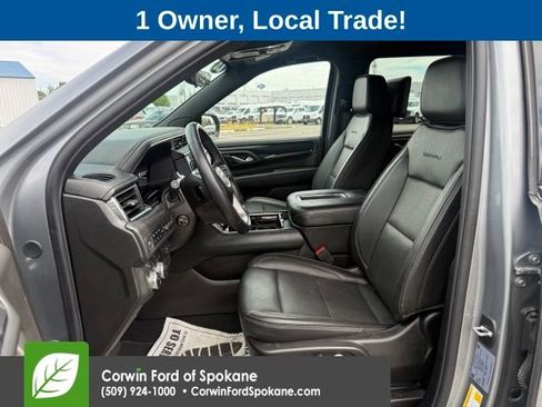 Used 2023 GMC Yukon XL Denali w/ Advanced Technology Package AWD/4WD image 2