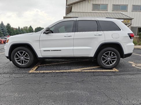 Used 2017 Jeep Grand Cherokee Limited AWD/4WD image 2