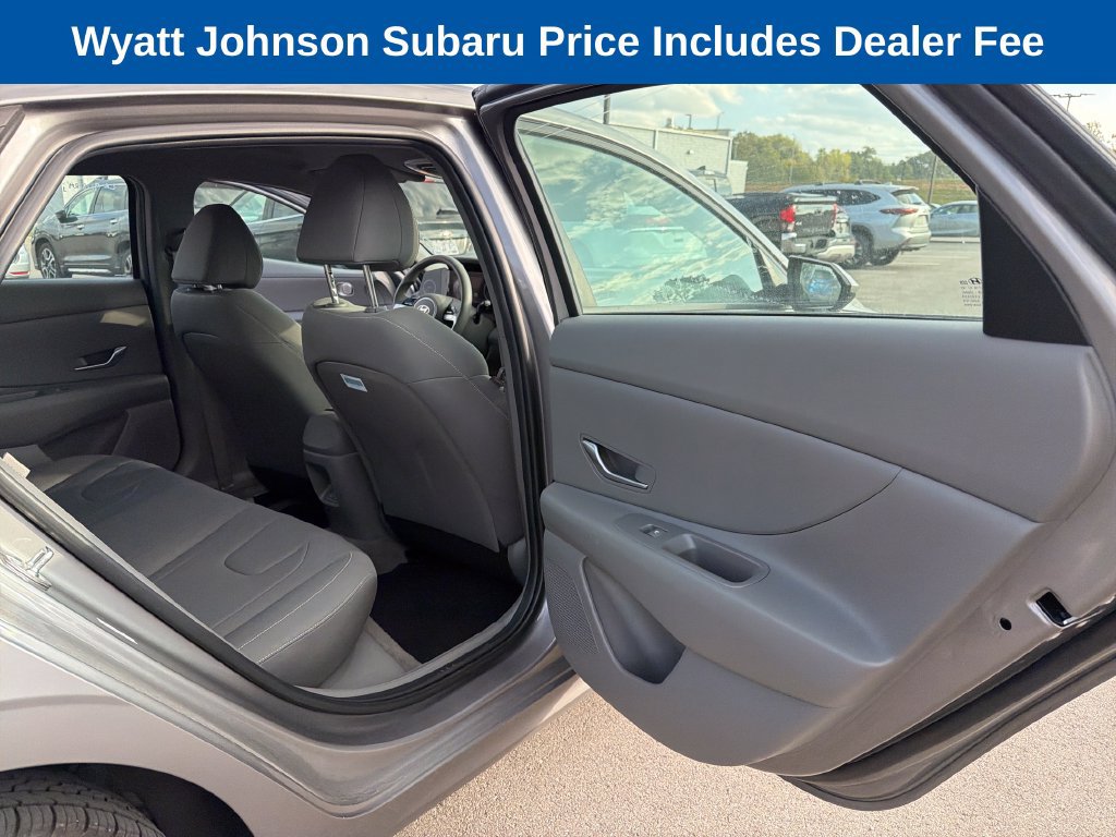 Used 2024 Hyundai Elantra SEL FWD image 38