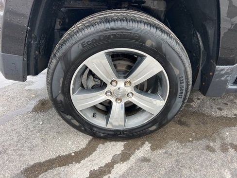 Used 2017 Jeep Patriot High Altitude image 9